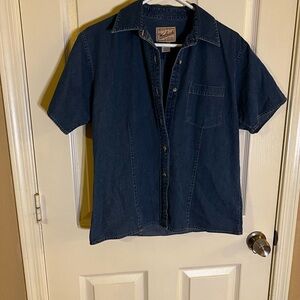 Vintage Woolrich Women's Medium Denim Shirt